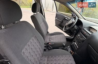 Седан Opel Astra 2003 в Киеве
