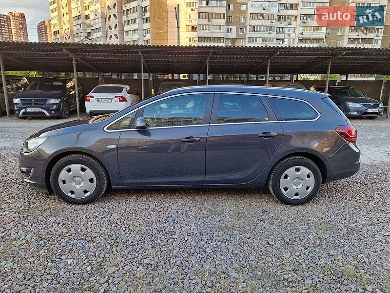 Универсал Opel Astra 2013 в Киеве