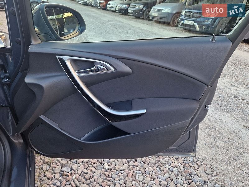 Универсал Opel Astra 2013 в Киеве