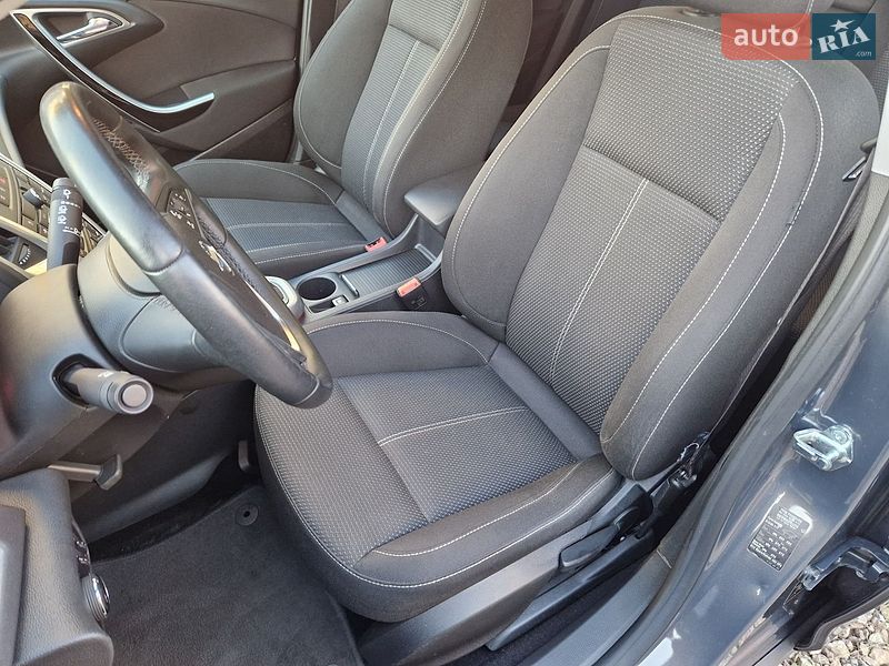 Универсал Opel Astra 2013 в Киеве