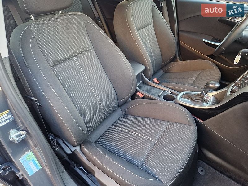 Универсал Opel Astra 2013 в Киеве