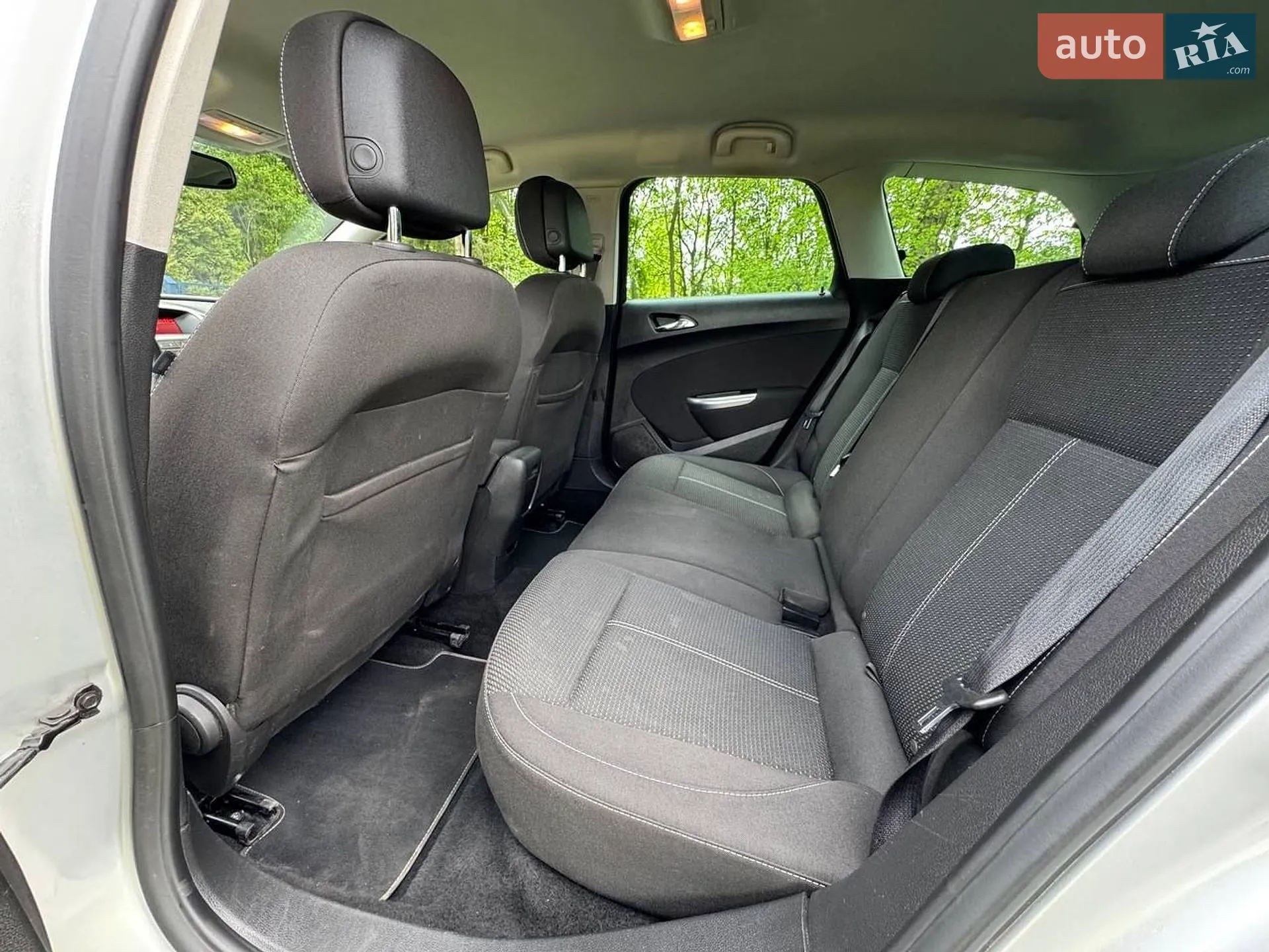 2011 Opel Astra - мініатюра 18