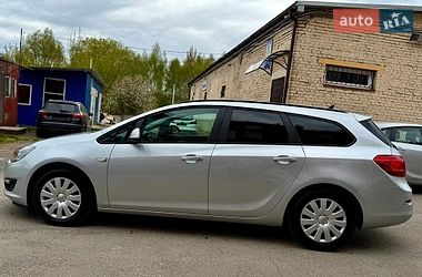 Универсал Opel Astra 2012 в Ровно
