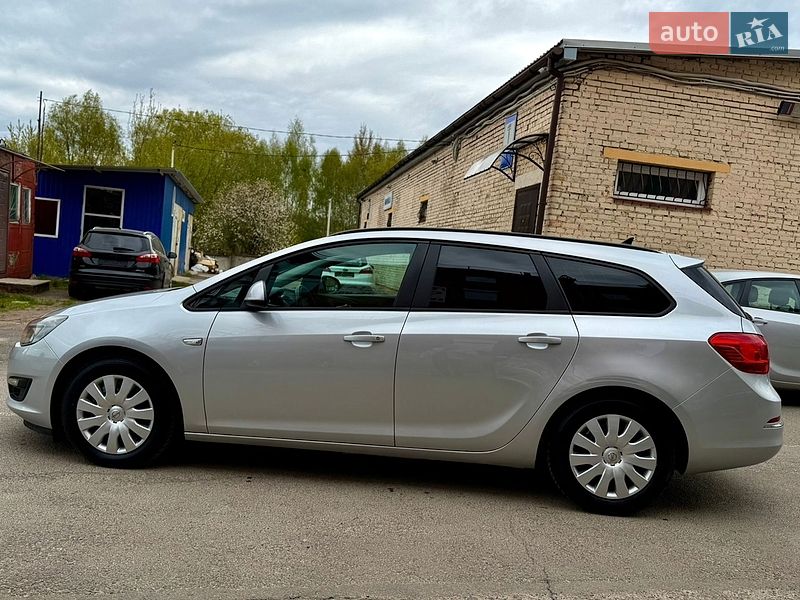 Универсал Opel Astra 2012 в Ровно