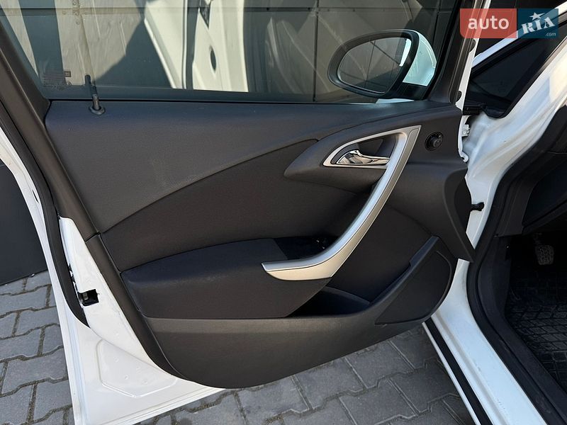 Универсал Opel Astra 2012 в Одессе