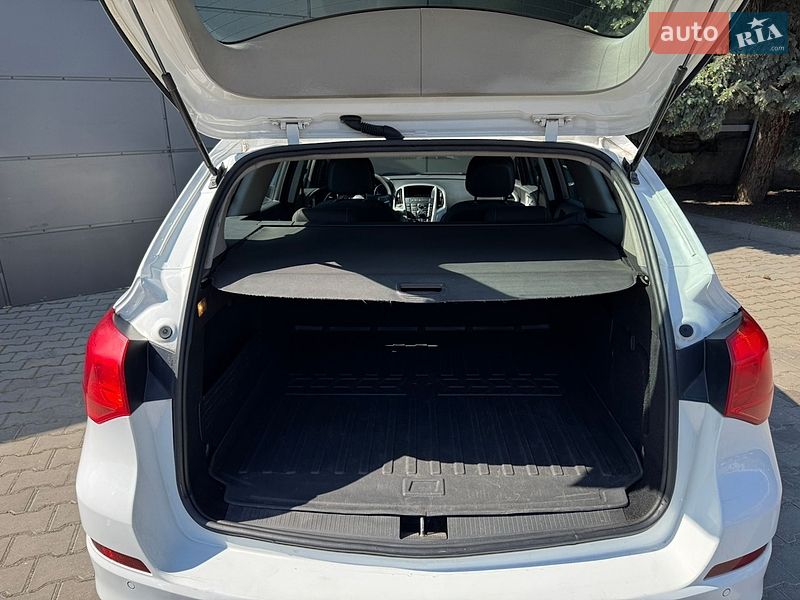 Универсал Opel Astra 2012 в Одессе