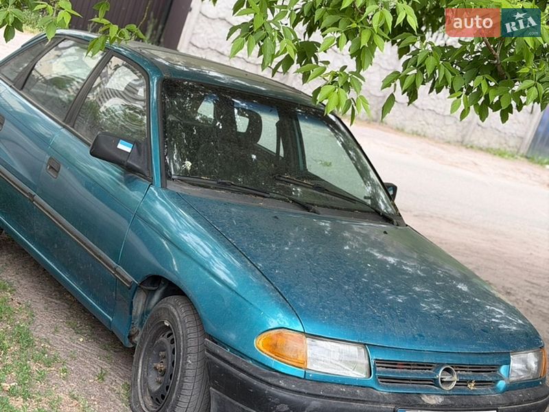 Хэтчбек Opel Astra 1993 в Киеве