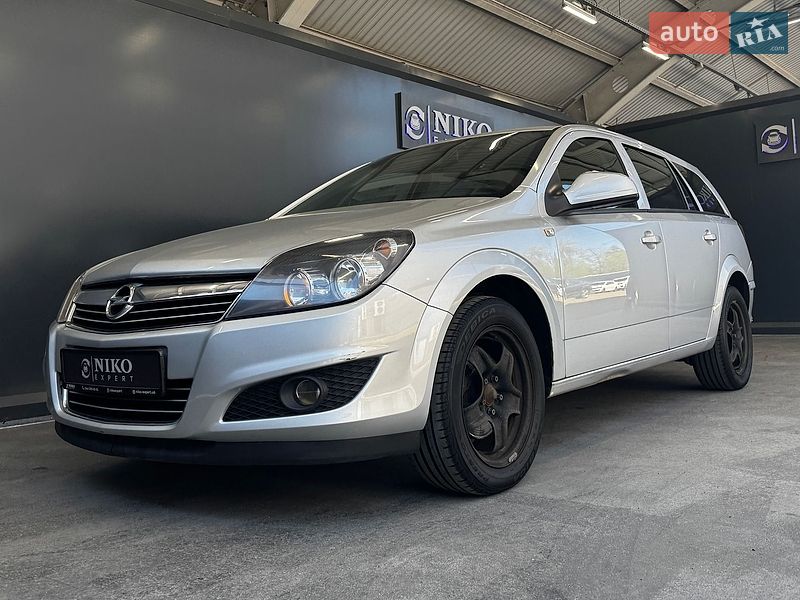 Универсал Opel Astra 2012 в Киеве