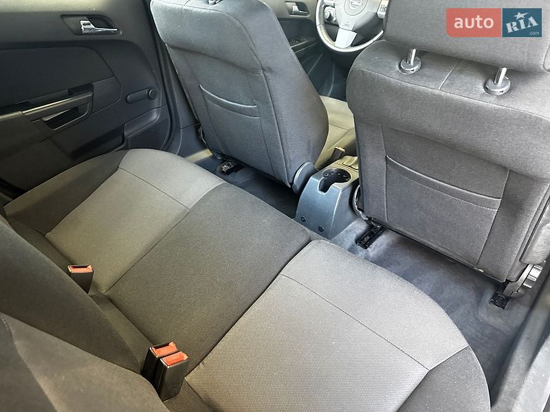Универсал Opel Astra 2012 в Киеве