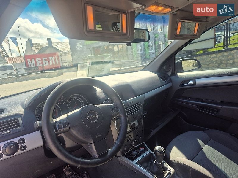 Універсал Opel Astra 2006 в Тернополі