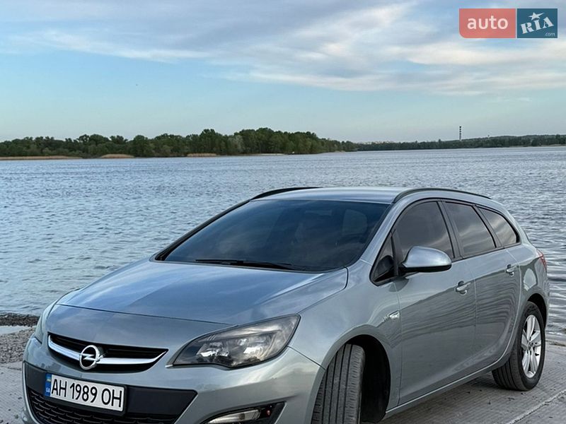 Универсал Opel Astra 2014 в Кременчуге