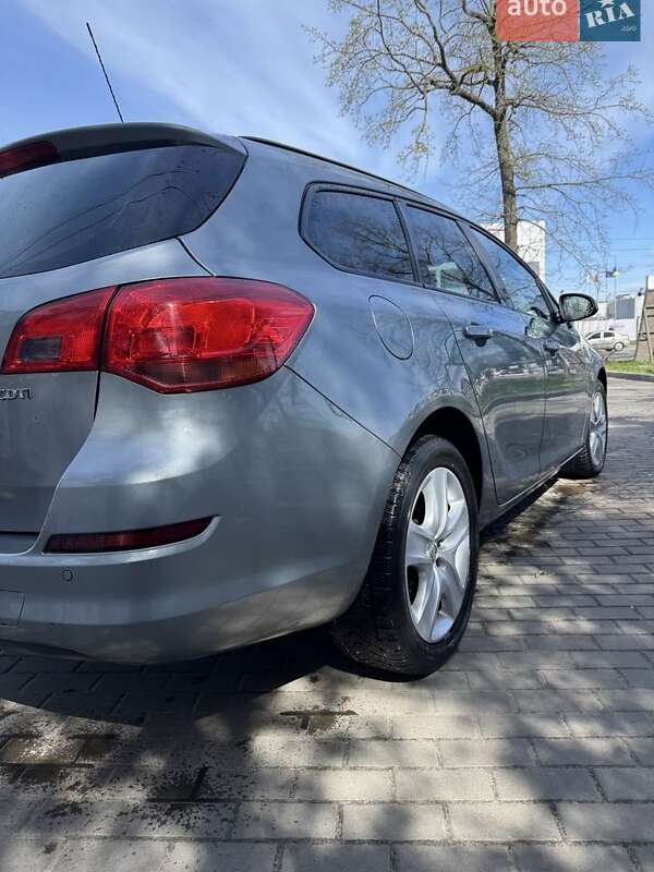 Универсал Opel Astra 2011 в Белой Церкви