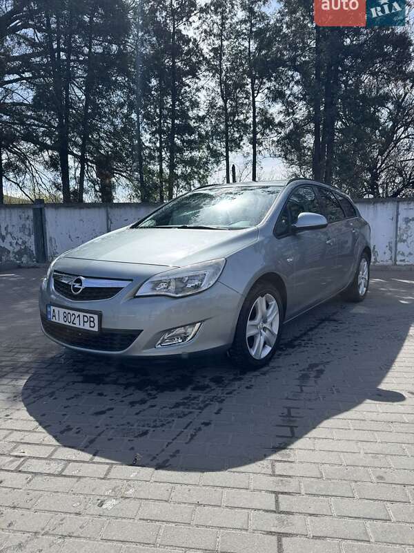 Универсал Opel Astra 2011 в Белой Церкви