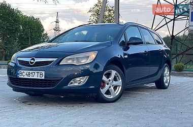 Универсал Opel Astra 2012 в Турке