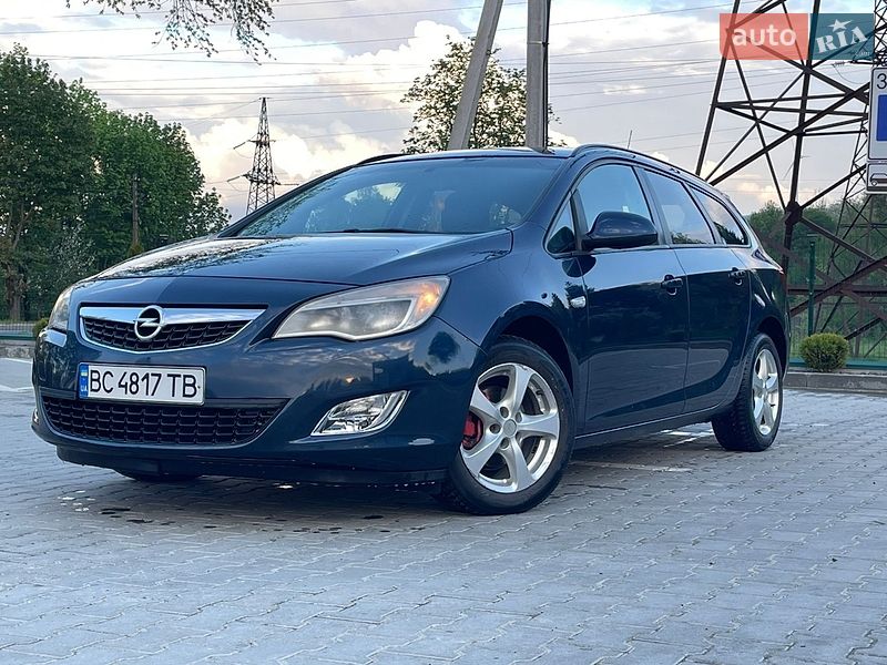 Универсал Opel Astra 2012 в Турке