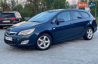 Универсал Opel Astra 2012 в Турке