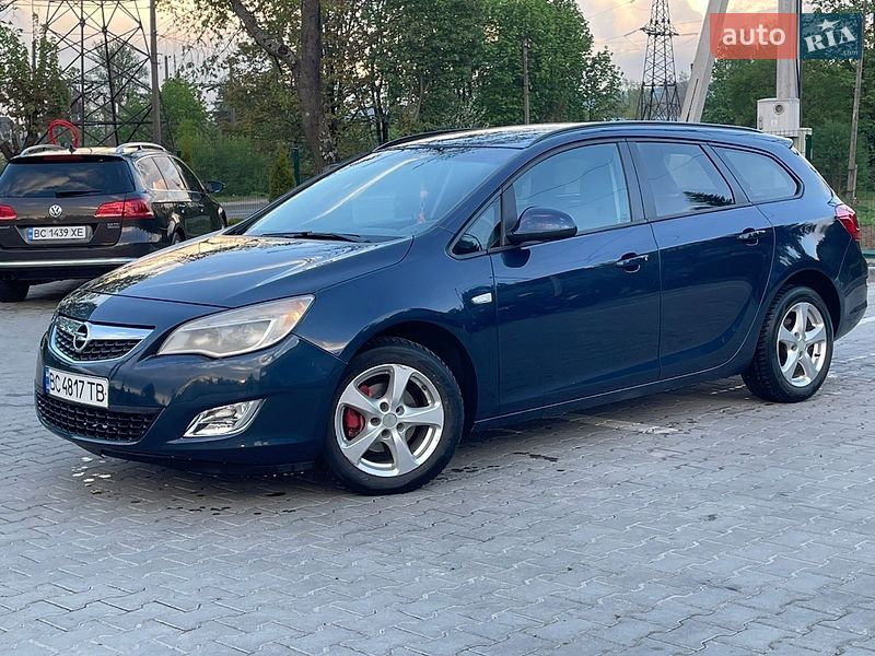 Универсал Opel Astra 2012 в Турке