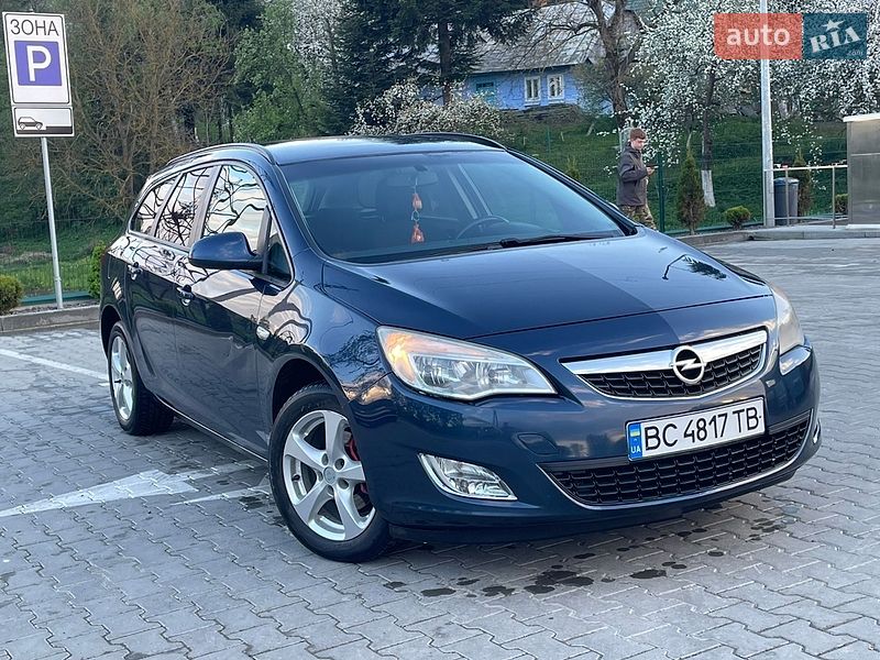Универсал Opel Astra 2012 в Турке