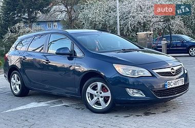 Универсал Opel Astra 2012 в Турке