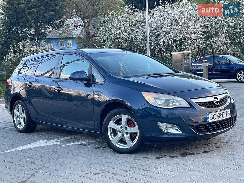 Универсал Opel Astra 2012 в Турке