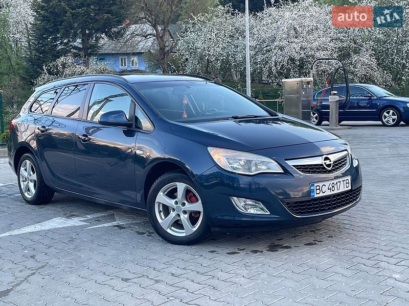 Универсал Opel Astra 2012 в Турке