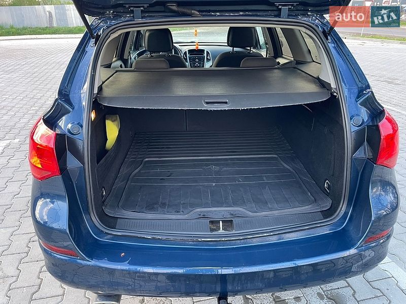 Универсал Opel Astra 2012 в Турке