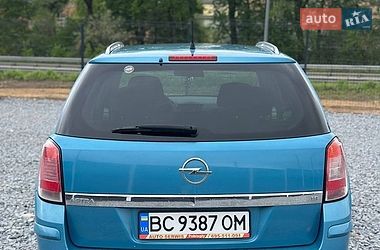 Универсал Opel Astra 2005 в Ровно