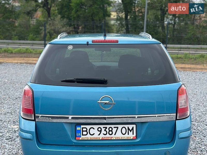 Универсал Opel Astra 2005 в Ровно