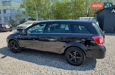 Универсал Opel Astra 2010 в Полтаве