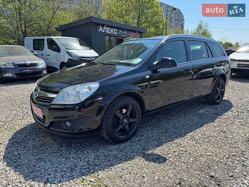 Универсал Opel Astra 2010 в Полтаве