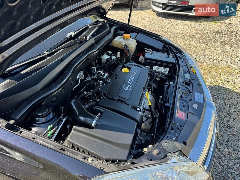 Универсал Opel Astra 2010 в Полтаве