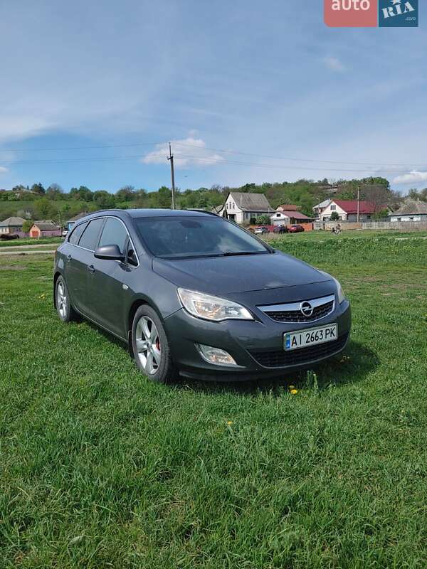 Opel Astra 2011