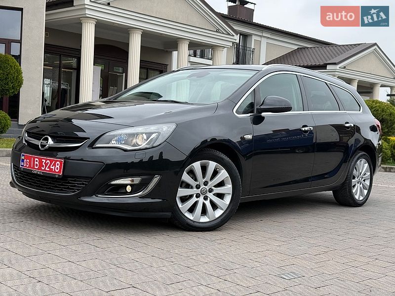 Универсал Opel Astra 2014 в Стрые
