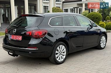 Универсал Opel Astra 2014 в Стрые