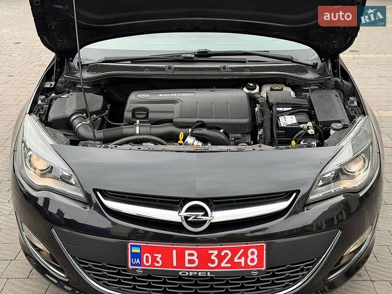 Универсал Opel Astra 2014 в Стрые
