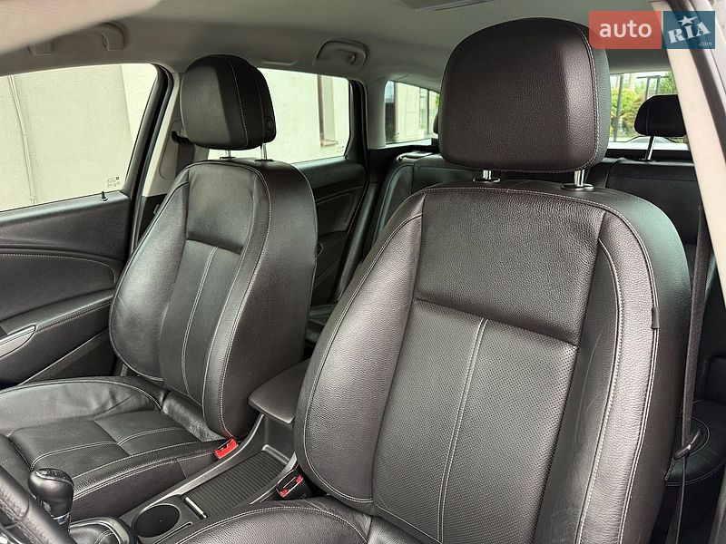 Универсал Opel Astra 2014 в Стрые