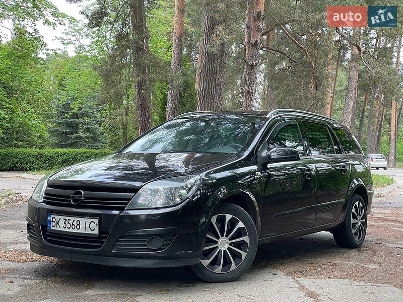 Универсал Opel Astra 2004 в Остроге
