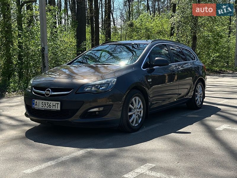 Универсал Opel Astra 2014 в Киеве