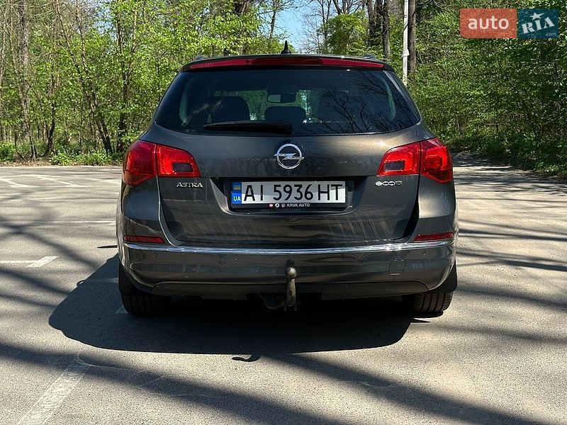 Универсал Opel Astra 2014 в Киеве