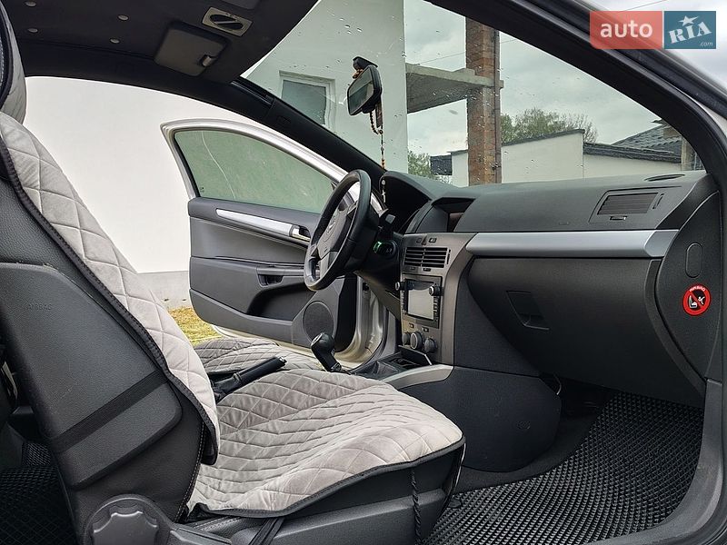 Хэтчбек Opel Astra 2006 в Львове