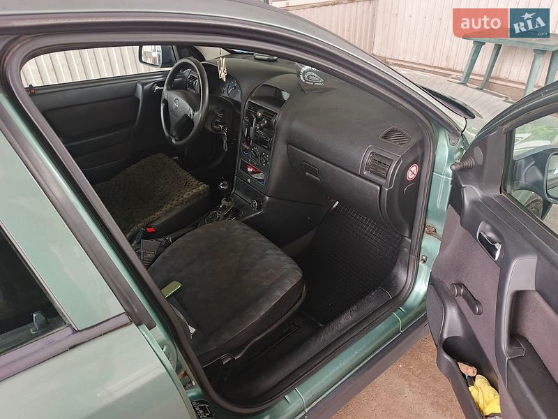 Седан Opel Astra 2000 в Черноморске