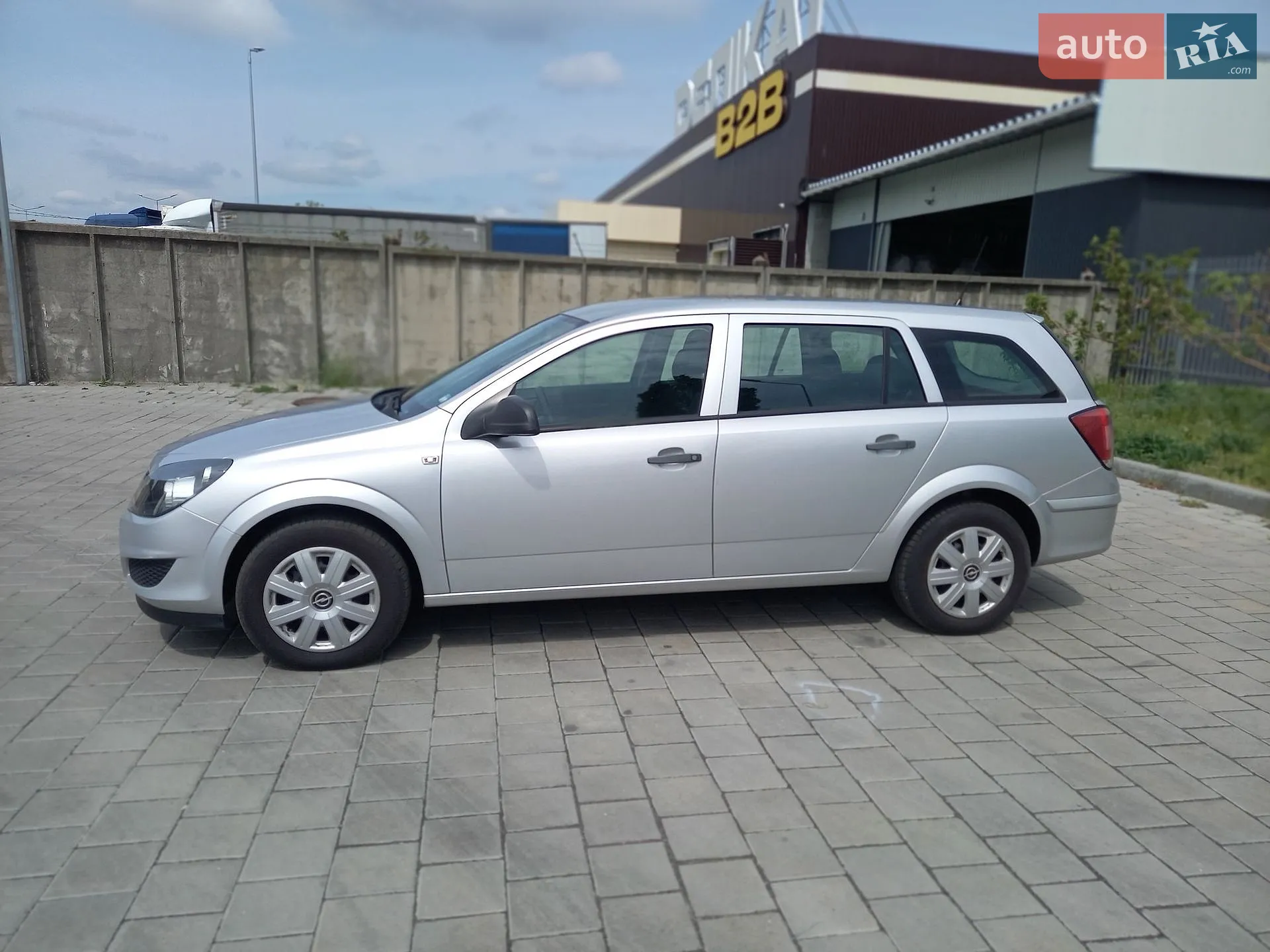 2010 Opel Astra - мініатюра 2