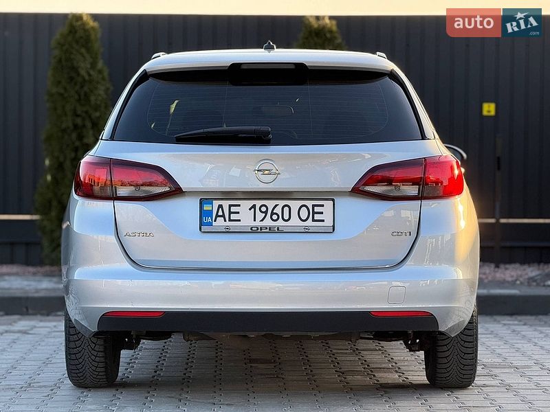 Универсал Opel Astra 2017 в Днепре