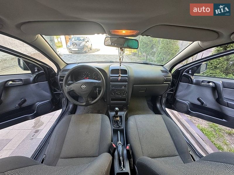 Седан Opel Astra 2007 в Львові