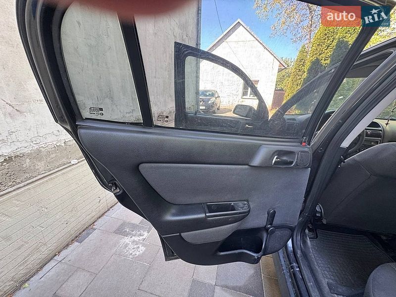 Седан Opel Astra 2007 в Львові