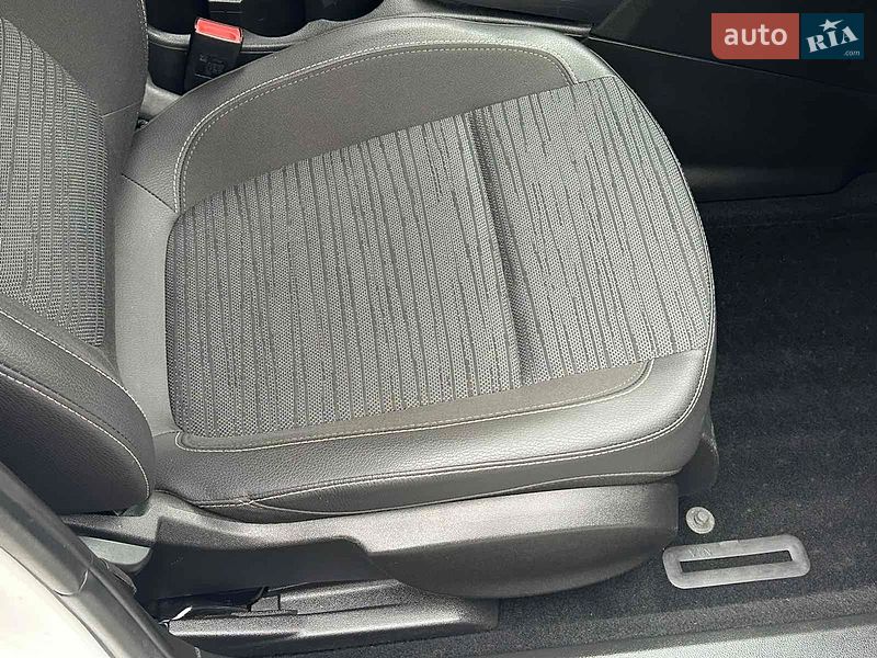 Седан Opel Astra 2017 в Ужгороді
