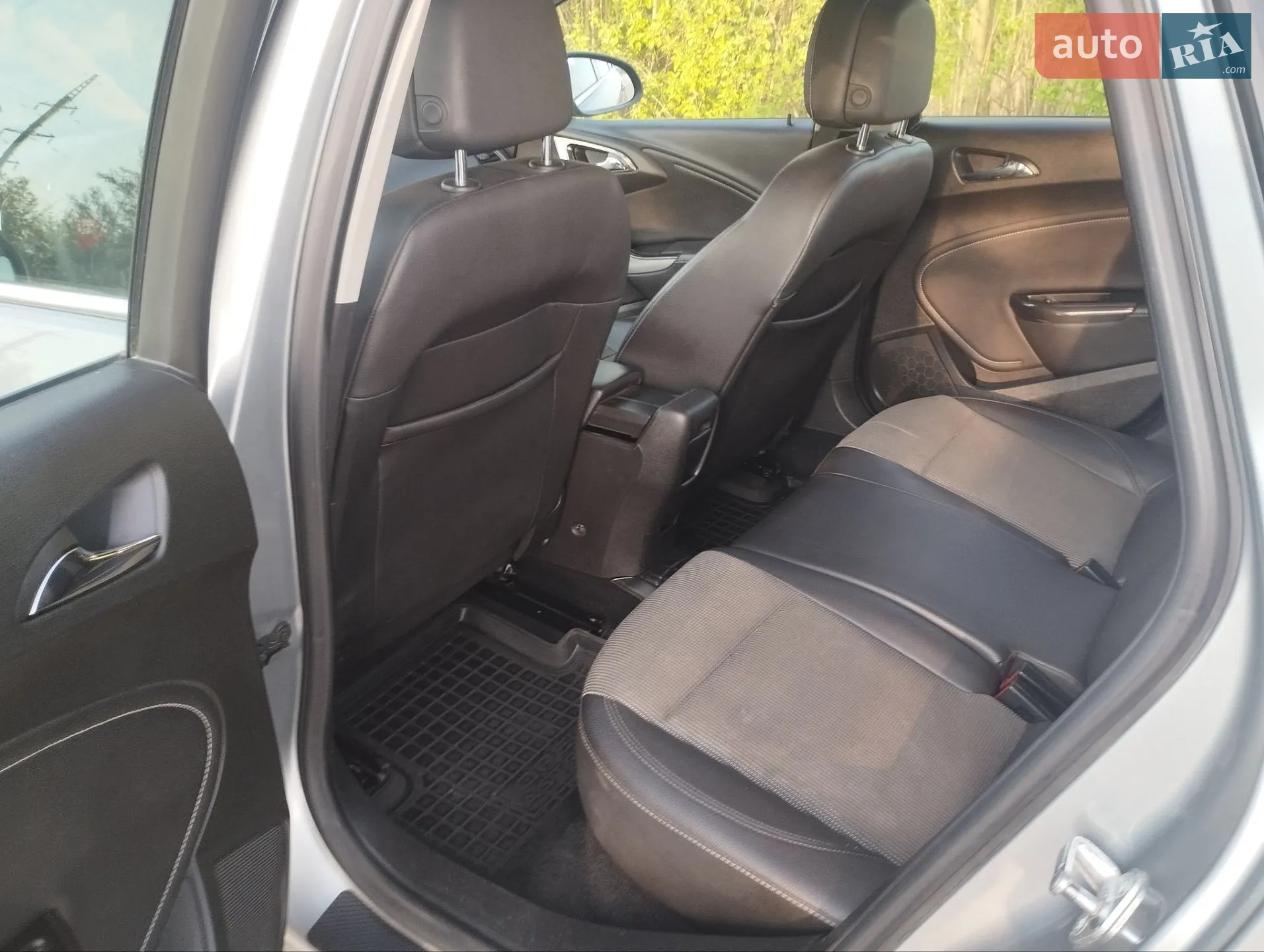 2010 Opel Astra - мініатюра 31