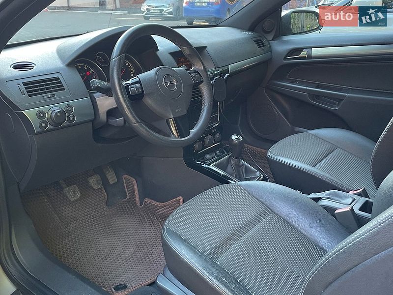 Кабриолет Opel Astra 2007 в Киеве фото 13 Кабриолет Opel Astra 2007 в Киеве