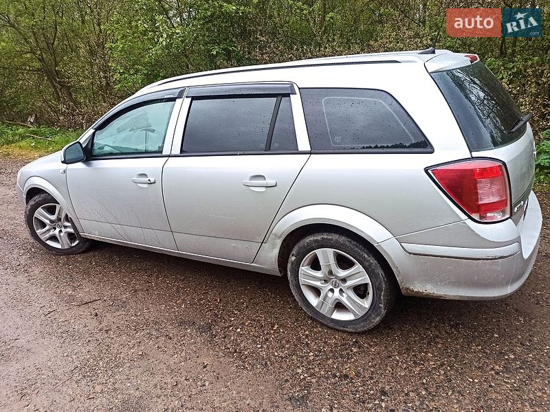Универсал Opel Astra 2009 в Турке