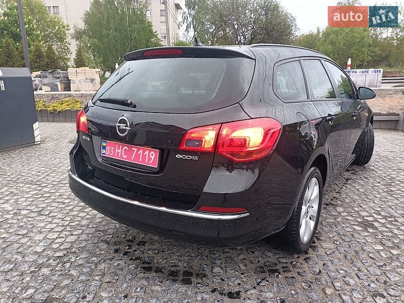 Универсал Opel Astra 2015 в Львове